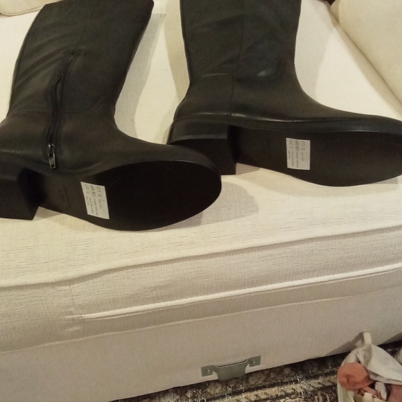 Abercrombie and Fitch Boots - Picture 5 of 6